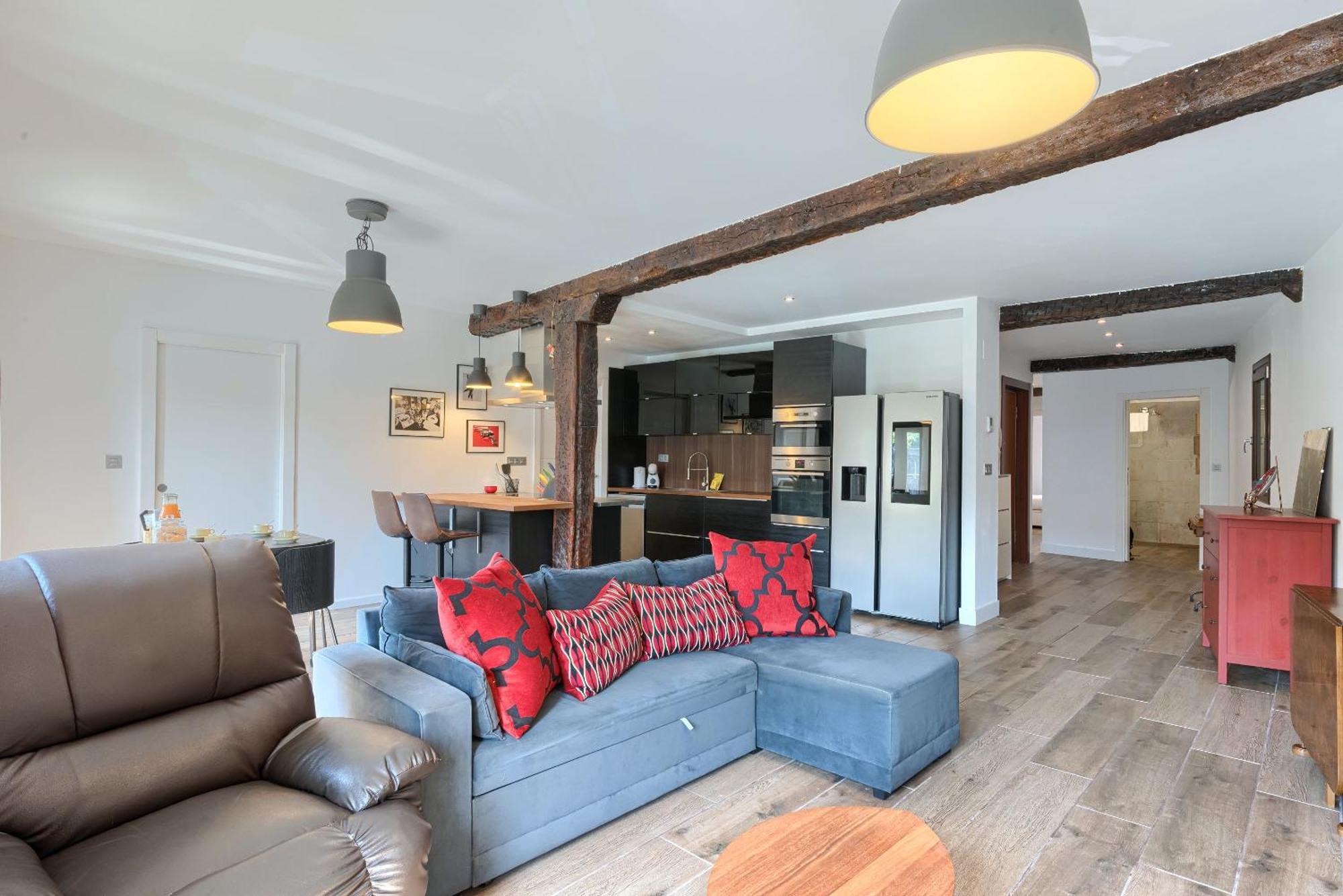 19th Comfort Flat By Next Stop